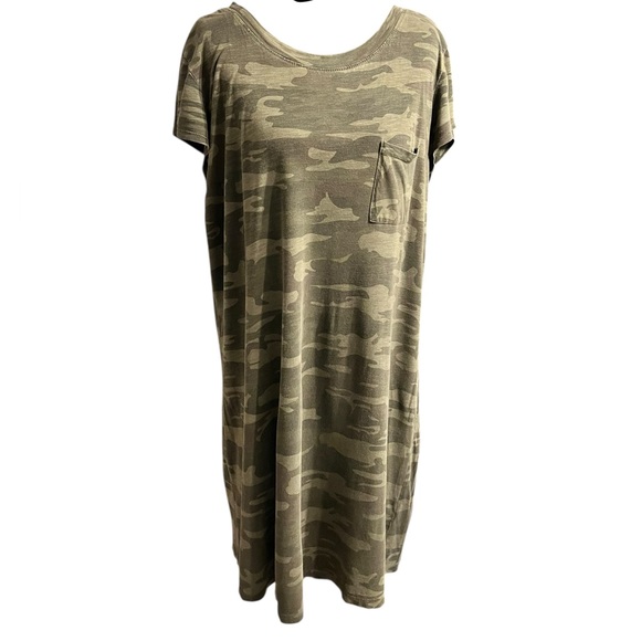 Sanctuary Dresses & Skirts - Women's Sanctuary Camo Short Sleeve Tee M Green Brown